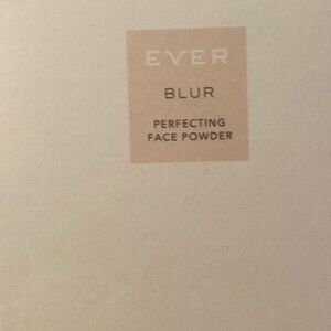 Ever new in box blur powder
